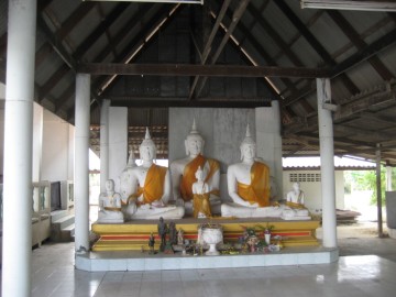 Buddha statues of Wat Dawadung