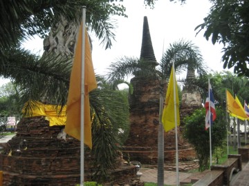 Three chedi in line