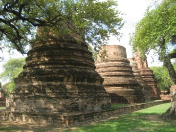 Row of satellite chedi in situ