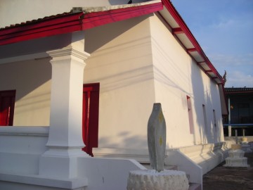 The ordination hall of Wat Ratana Chai
