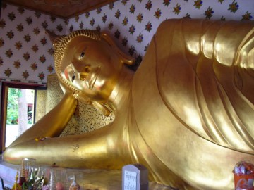Reclining Buddha at Wat Senasanaram