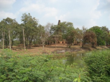 Wat Sika Samut seen from Wat Maheyong